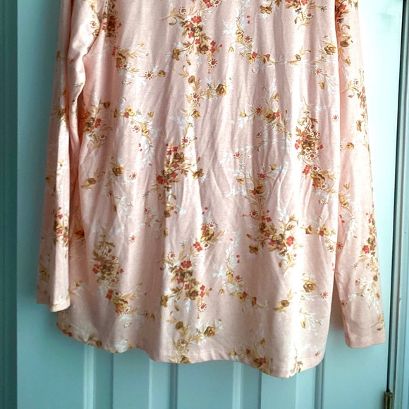 Isaak Mizrahi pink floral long sleeve  turtleneck lightweight spring top size M - Picture 4 of 5